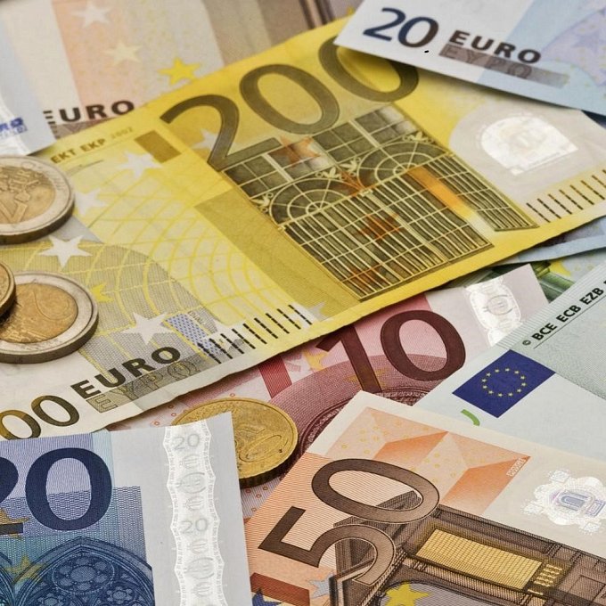 German political deadlock pressures Euro