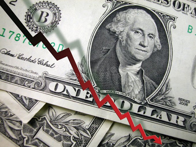 Trade war tensions, falling stocks & treasury yields hurt the Greenback