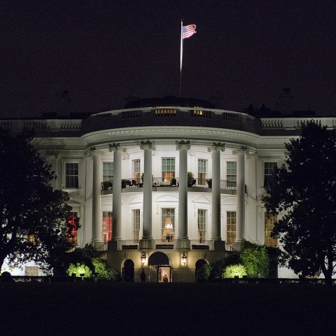 White House Chaos Weakens the Dollar